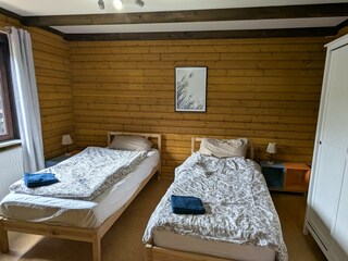 Schlafzimmer 2
