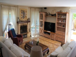 Villa Alfas del Pi Features 21