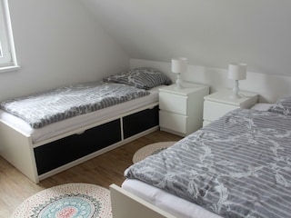 Schlafzimmer 2 OG