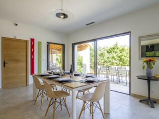 Villa Laudun-l’Ardoise Features 18