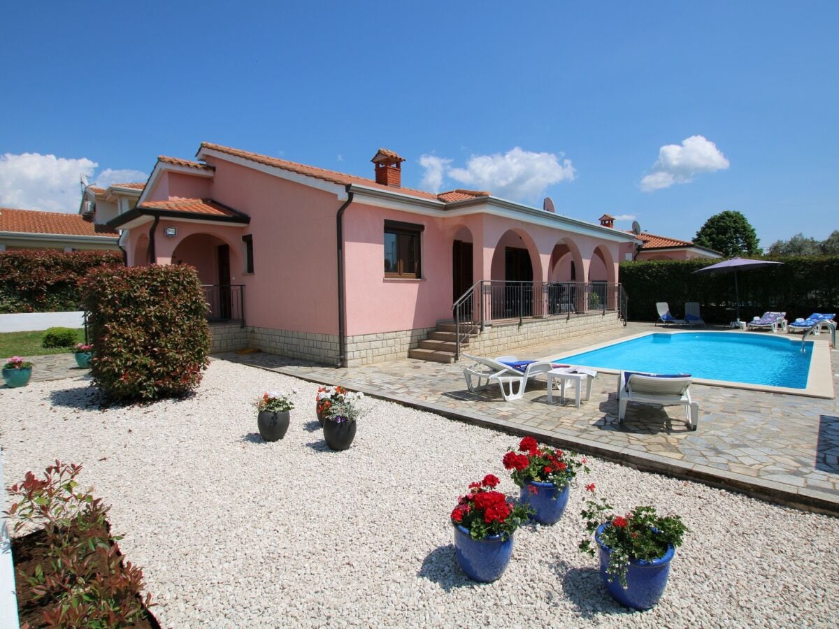 Villa Porec Buitenaudio-opname 1