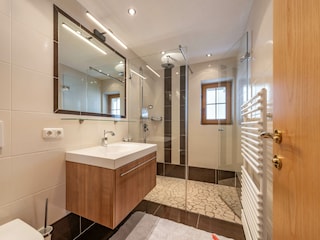 Appartement Mayrhofen-Hippach Badkamer 20