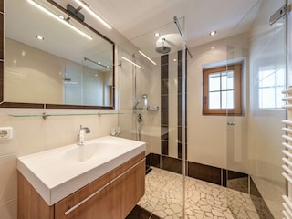Appartement Mayrhofen-Hippach Badkamer 21