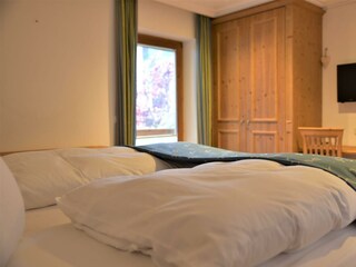 Schlafzimmer Nr 1 andere Perspektive