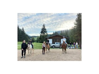 Idyllische Stimmung auf unserem Reitplatz