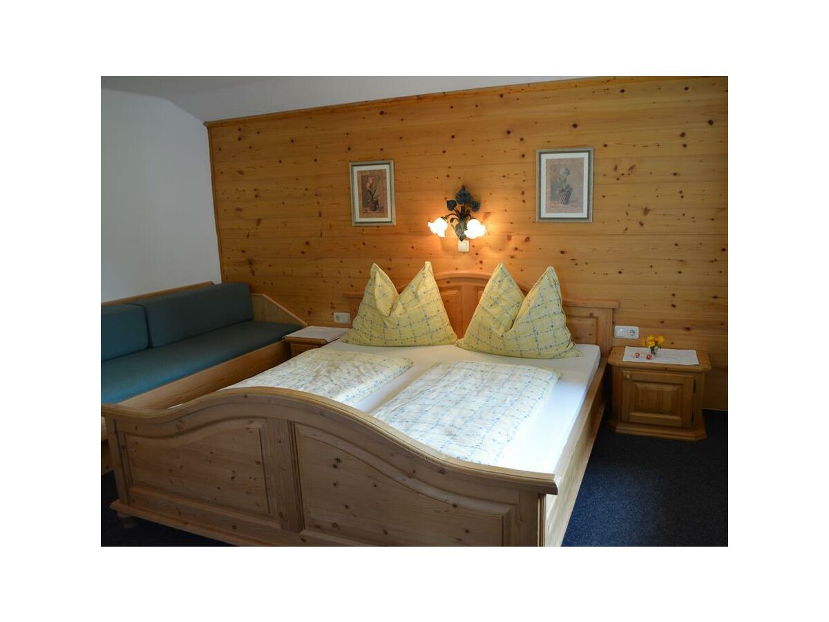 Schlafzimmer 9