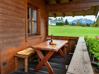 gemütlicher Südbalkon