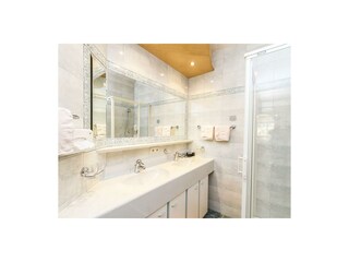 4-8 Pers. Wohnung Badezimmer