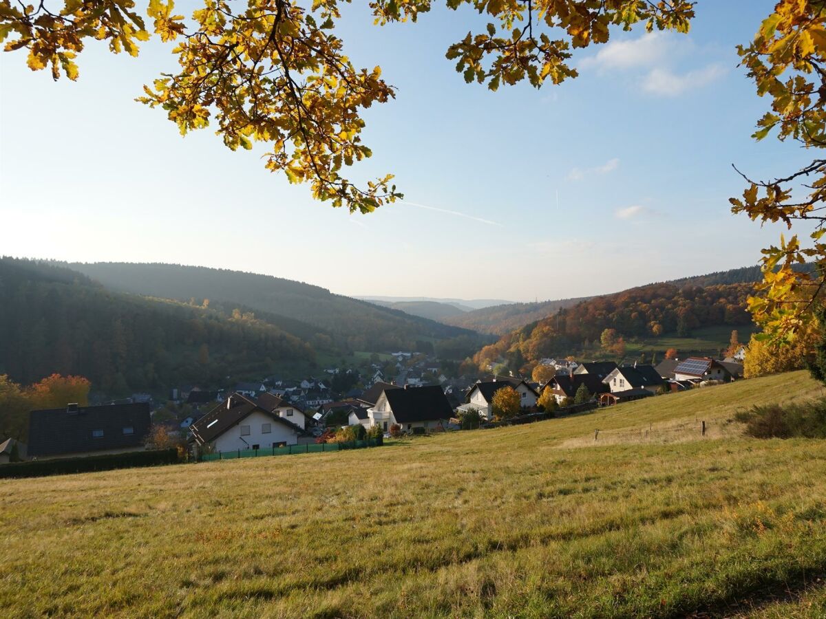 Blick über Emmerzhausen im Herbst