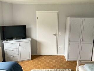 DZ unten IRMA TV+Schrank