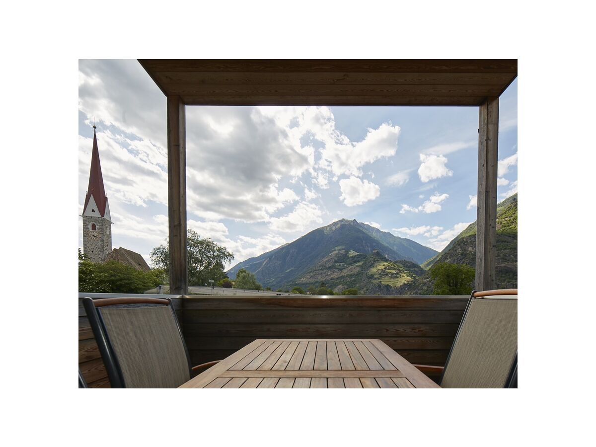 Loggia Balkon - Westseite mit Blick auf Schloss Juval