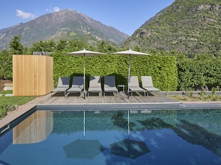 Naturpool_Blick Schloss Juval