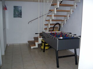Diele im Keller mit Kickerspiele