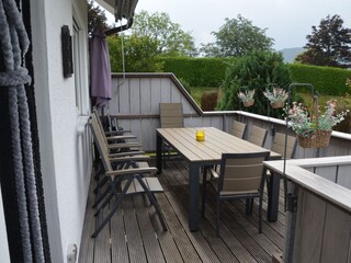 Balkon mit Große Tisch