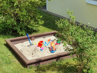 Sandkasten zur gemeinschaftlichen Nutzung