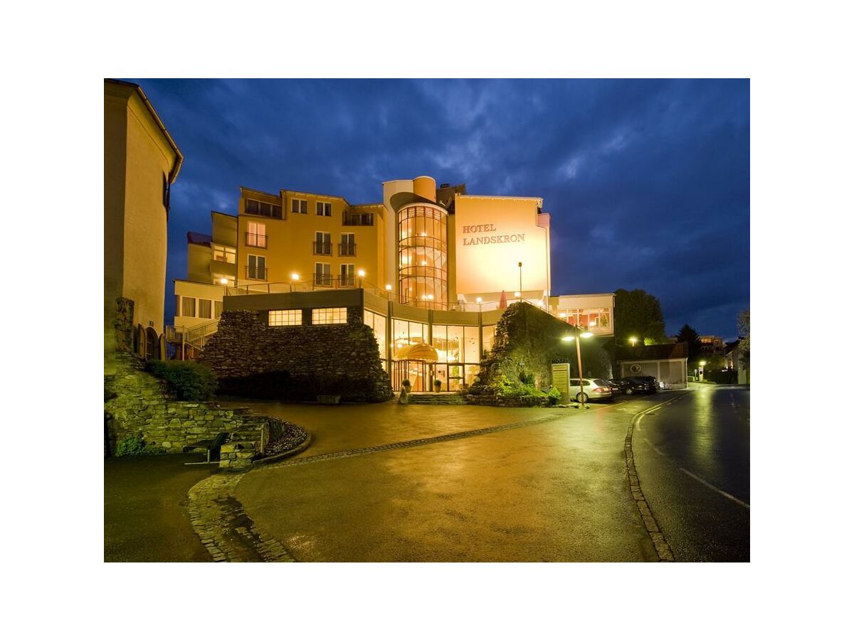 Hotel bei Nacht