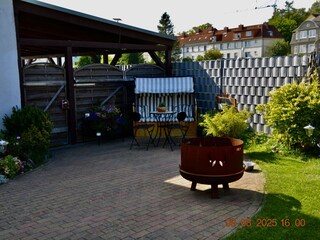 Strandkorb und Feuerschale