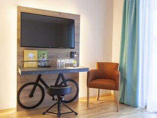 tisch-doppelzimmer-ff3-jufa-hotel-mariazell-erlauf