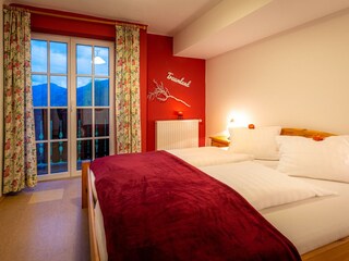 Zweites Schlafzimmer mit Balkon