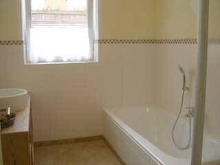 Badewanne & Dusche