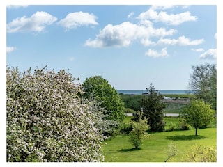 Blick aus dem oberen Hausbereich bis zur Ostsee!