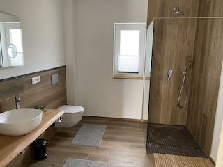 Badezimmer 1 im EG