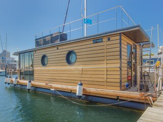 Hausboot Kleine Auszeit am Steg