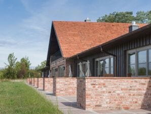 Ferienhaus Ferienwohnung mit Kamin im Gut Ulrichshusen - Hinrichshagen - image1