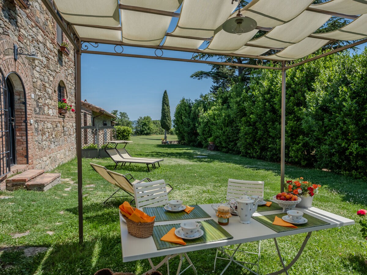 Garten mit Pergola