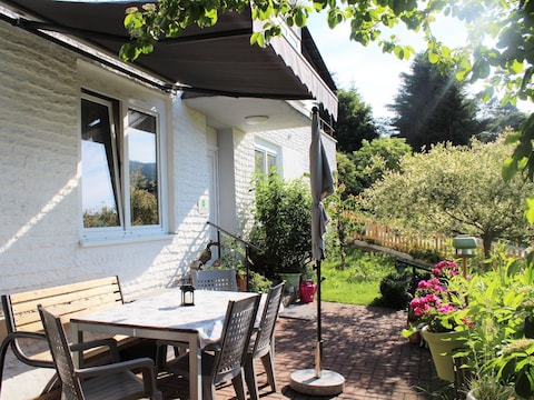 Ferienwohnung Wüchner, Haus am Berg