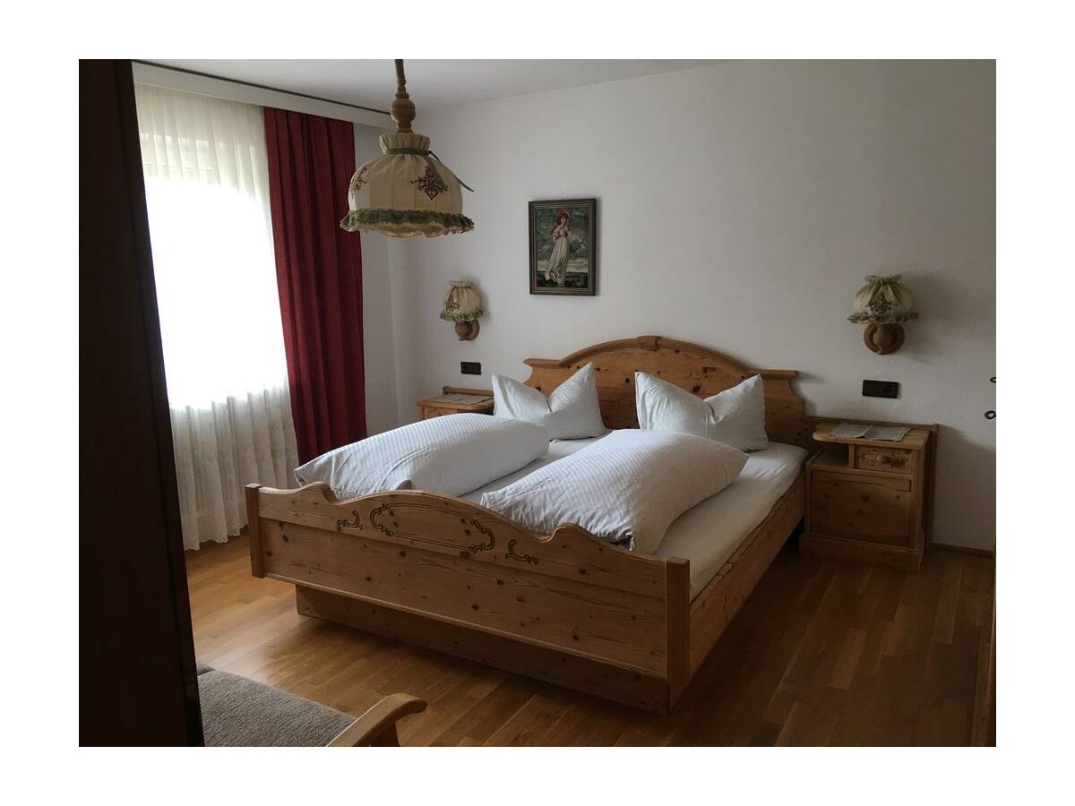 Haus Gerlinde Schernthaner - sonniges Schlafzimmer mit Couch