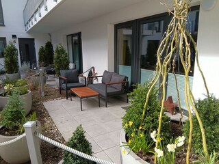 Terrasse vor dem Wohnzimmer