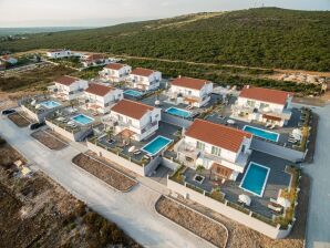 Moderne Villa mit privatem Pool und Terrasse - Galovac - image1