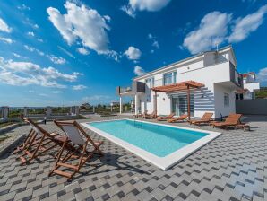 Moderne Villa mit privatem Pool und Terrasse - Galovac - image1