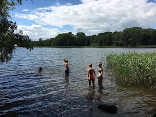 Mit den Freunden baden gehen