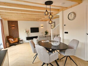 DO52 Nieuw vakantieappartement in centrum Domburg