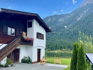 CA10BFB5-D80B-4416-B1F7-C3C4C21738FA