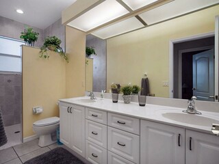 2nd bathroom of the villa in Cape Coral, Florida