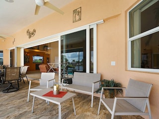 Covered terrace area