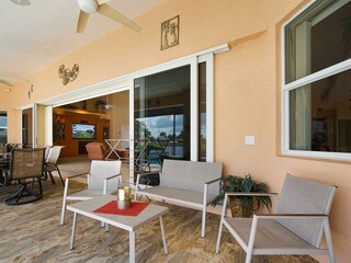 überdachter Terrassenbereich
