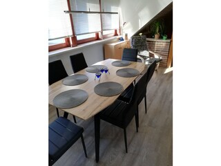 Essplatz unter der Gaube