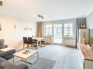 Wohnzimmer mit Essbereich
