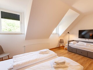 Schlafzimmer 2