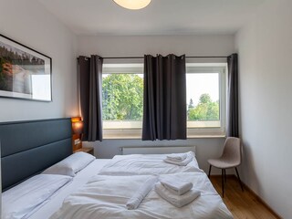 Schlafzimmer 4