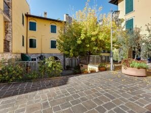 Modern Apartment in Bardolino with Terrace - Torri del Benaco - image1