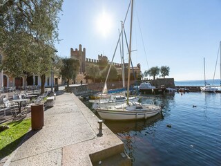 Apartment Torri del Benaco Environment 24