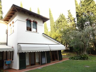 Villa Costermano Buitenaudio-opname 4