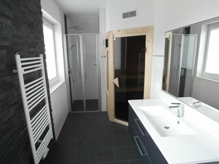 Bad mit Sauna - 1. OG