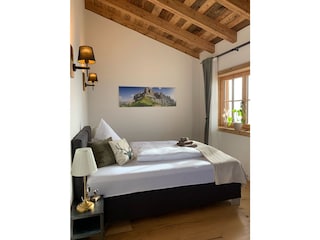 Kleines Schlafzimmer im Erdgeschoss