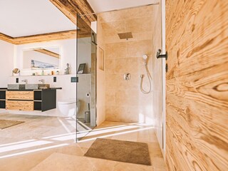 Bad unten Souterrain